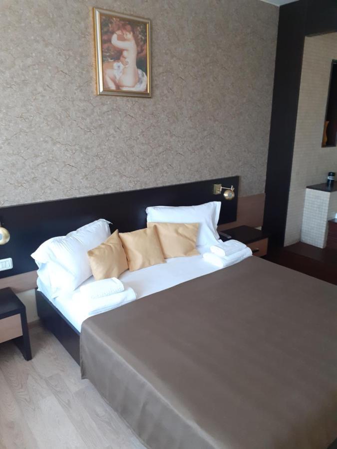 Hotel Nord Плоешти Экстерьер фото