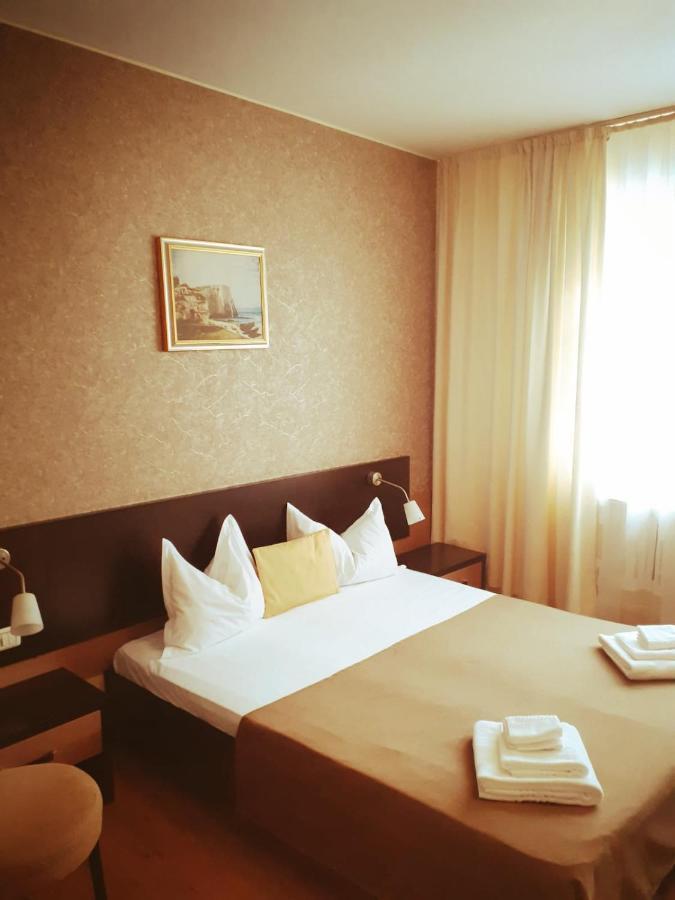 Hotel Nord Плоешти Экстерьер фото