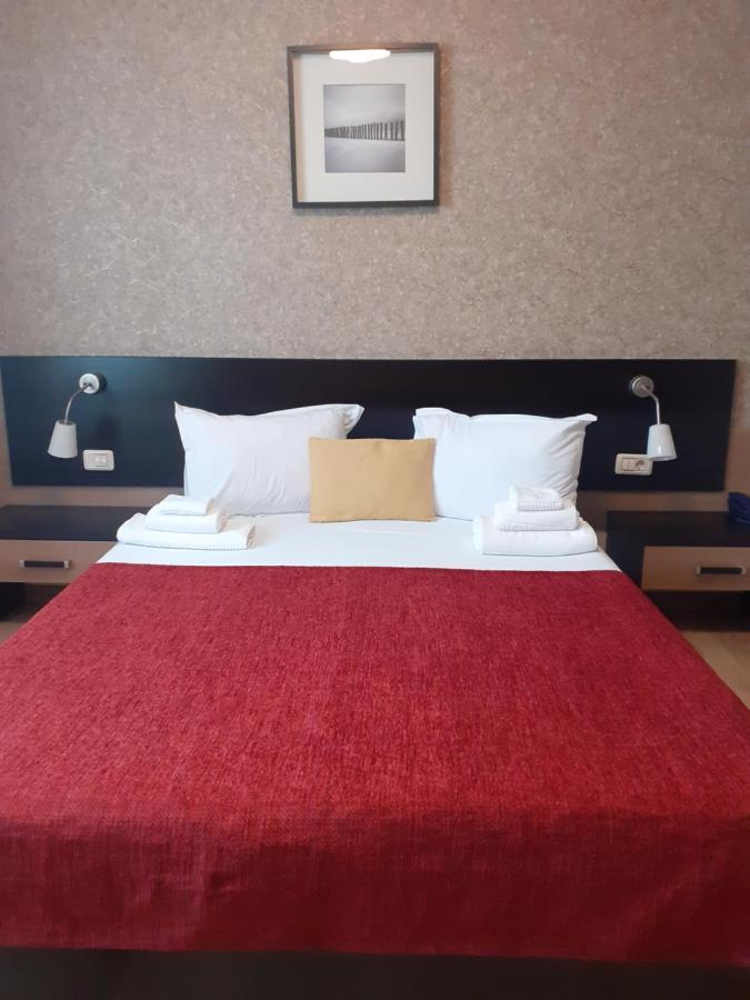 Hotel Nord Плоешти Экстерьер фото