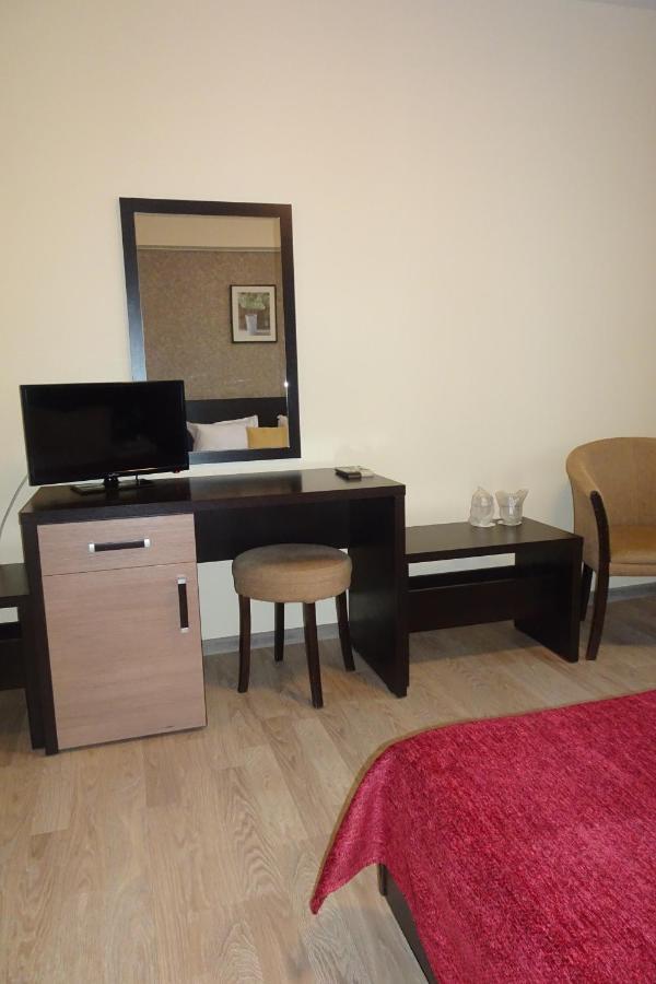 Hotel Nord Плоешти Экстерьер фото